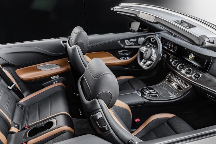 Интерьер Mercedes-AMG E53 4Matic+ Cabriolet (A238) 2018 года  (WW) (фото 16 из 18)